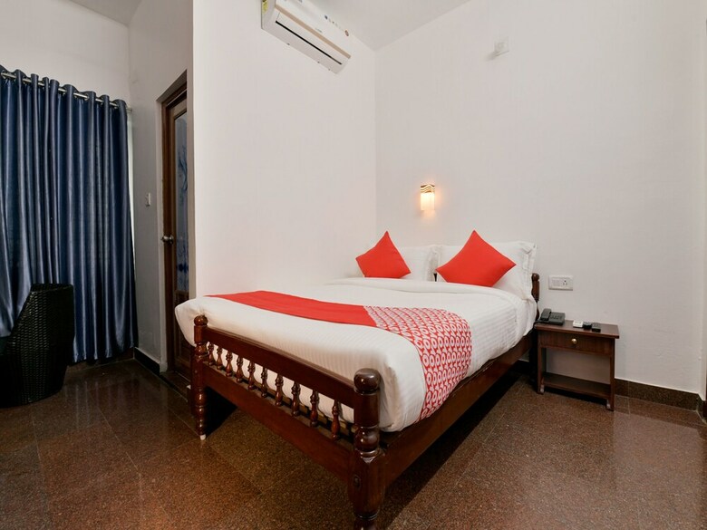 Hotel Oyo 15562 Aar Palmyra Regency