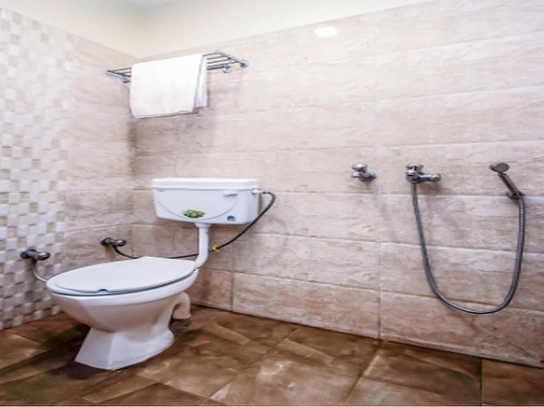 Oyo 15424 Hotel Galaxy Palace