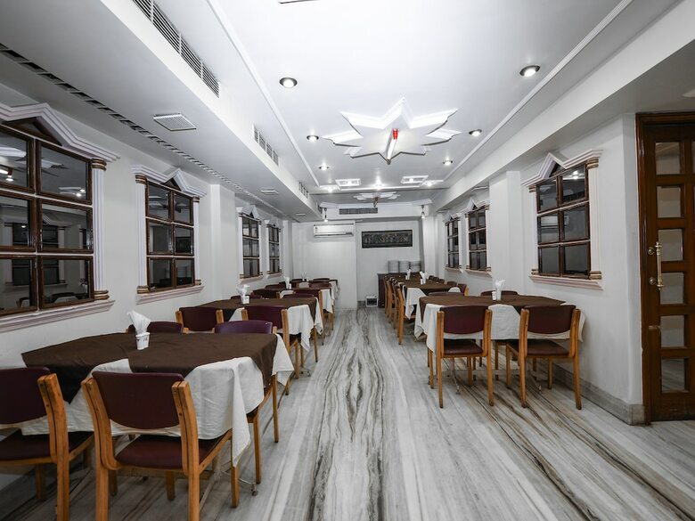 Oyo 15359 Hotel Kanchandeep