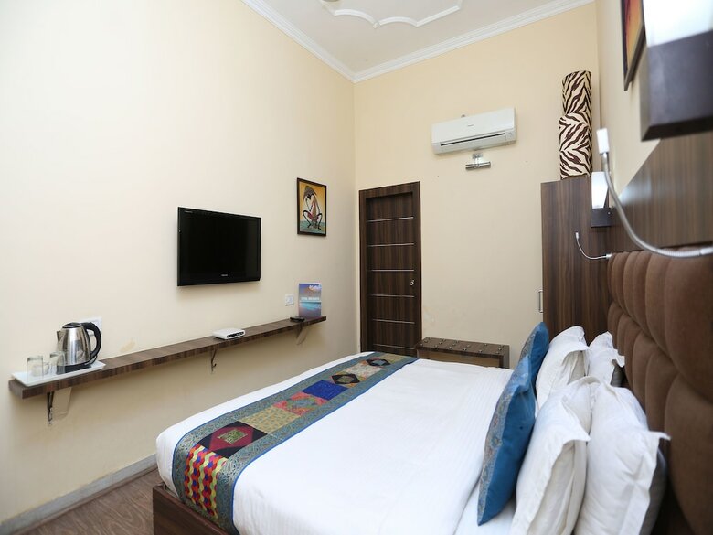 Hotel Oyo 15201 The Marc Blu