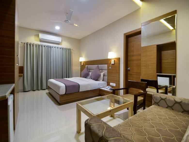 Oyo 16114 Hotel Fragrance