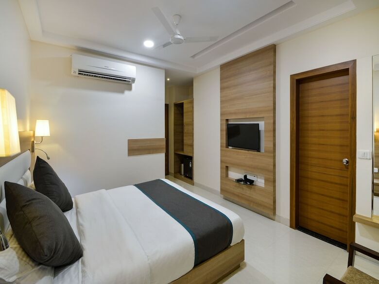 Oyo 16114 Hotel Fragrance
