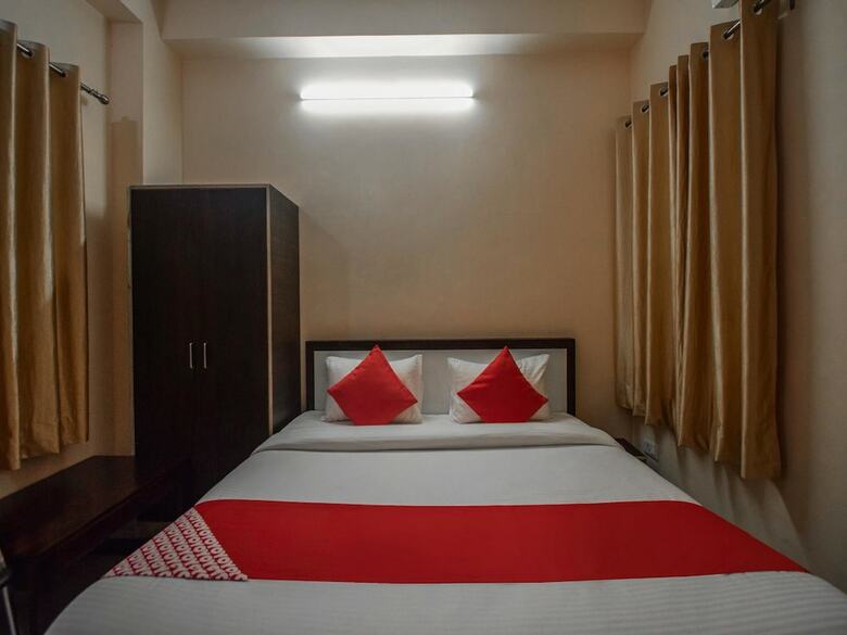 Oyo 15555 Hotel Ganesham