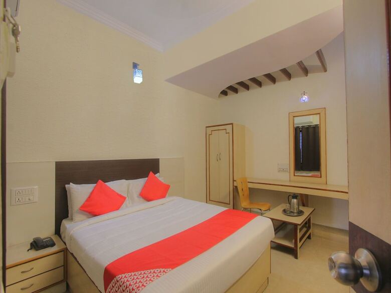 Hotel Oyo 16107 Rigel Residency