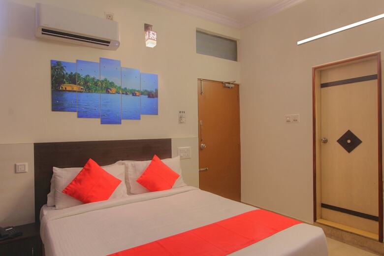 Hotel Oyo 16107 Rigel Residency