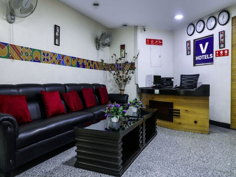 Oyo 5527 V Hotels Banjara