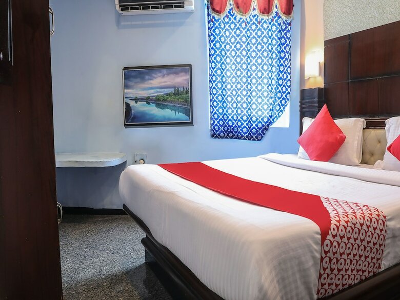 Oyo 5527 V Hotels Banjara