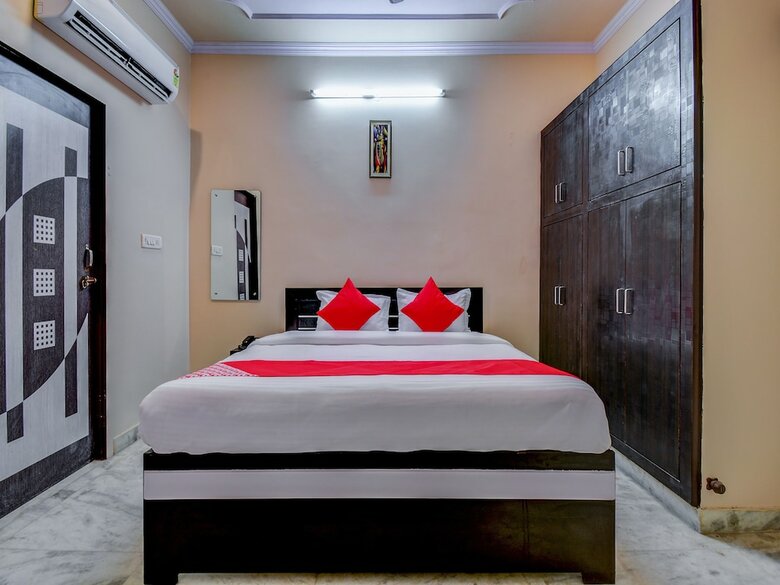 Hotel Oyo 15892 Friends Residency