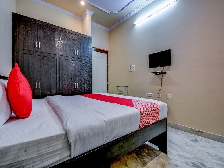 Hotel Oyo 15892 Friends Residency