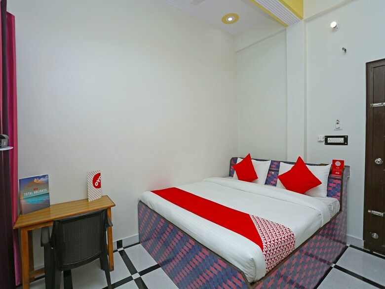Oyo 17011 Hotel Kiran