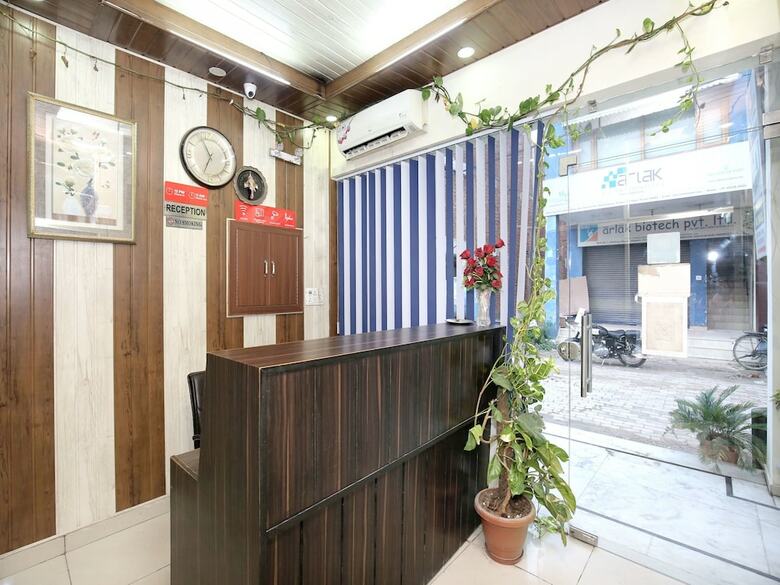 Hotel Oyo 16735 Gaurav Residency