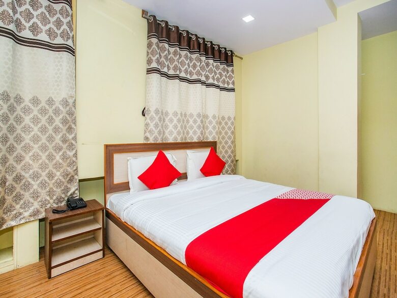 Hotel Oyo 16937 Alankar Residency