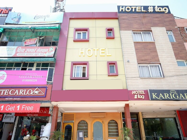 Oyo 16949 Hotel Indiano