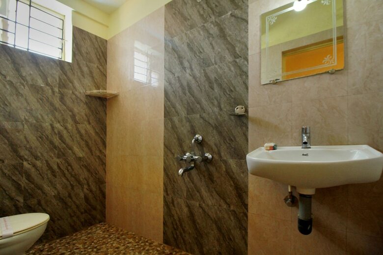 Hotel Oyo 3615 Rsb Residency