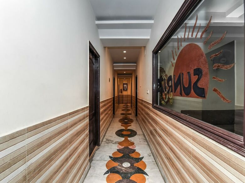 Oyo 16933 Hotel Sunrize