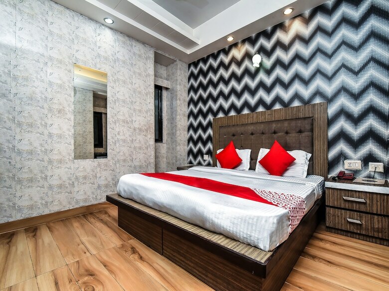 Oyo 16933 Hotel Sunrize