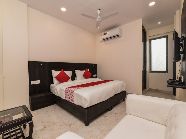 Hotel Oyo 17082 Galaxy International