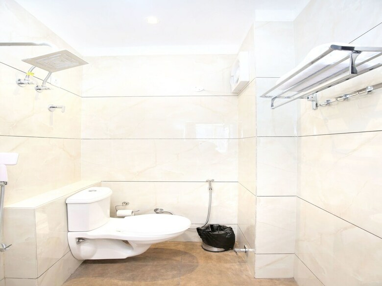 Oyo 17084 Hotel Grand Orchid