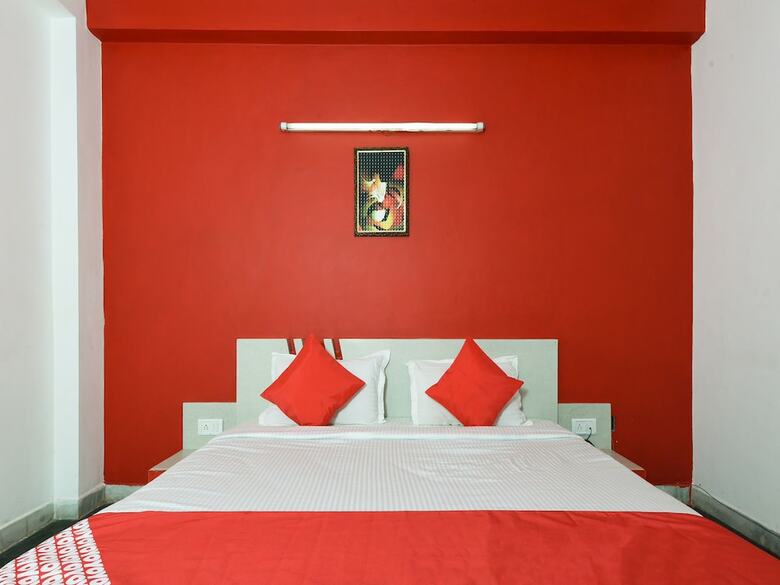 Hotel Oyo 16687 Namdeep