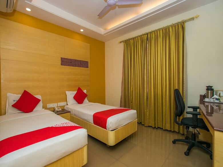 Hotel Oyo 16557 Sri Krishna International