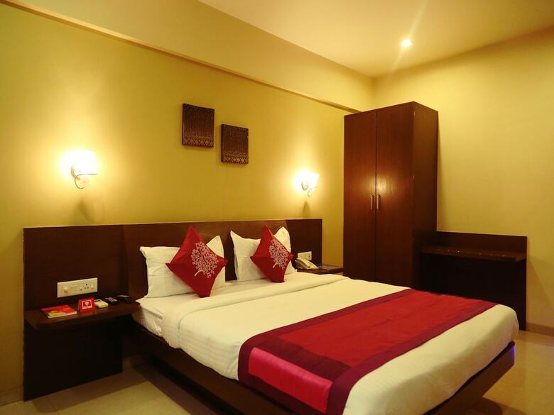 Oyo 1349 Hotel Solitaire