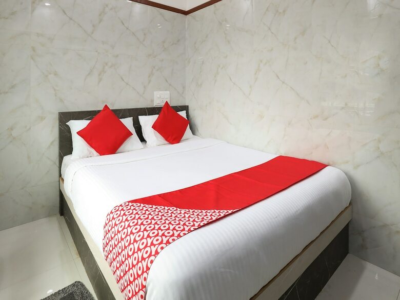 Hotel Oyo 16537 Guru Comforts