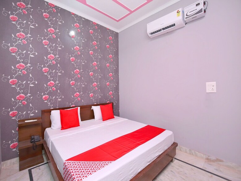 Oyo 16431 Hotel New Comfort 1