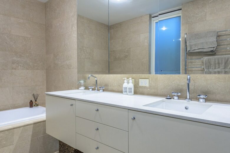 Exquisite 4 Bedroom House With Pool