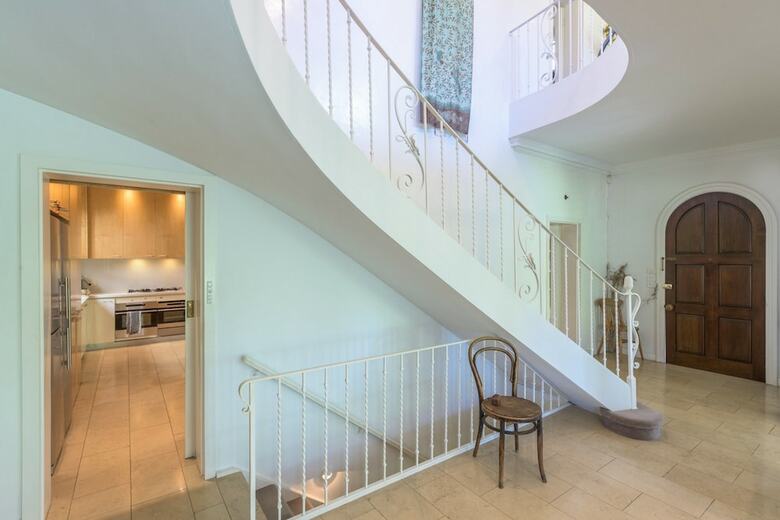 Exquisite 4 Bedroom House With Pool