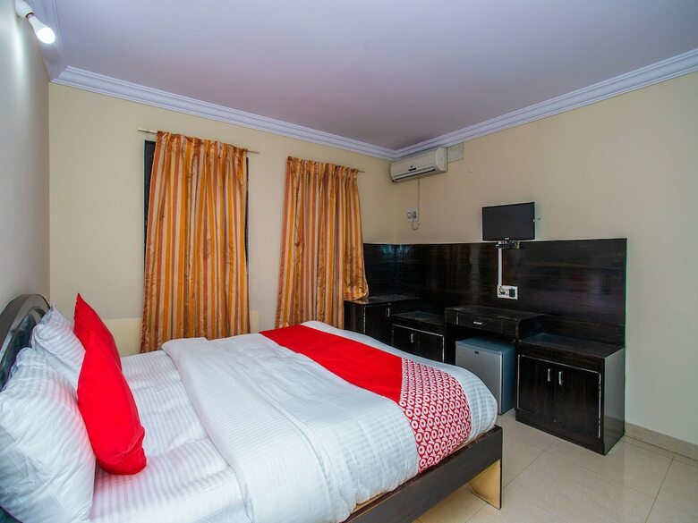 Hotel Oyo 16661 E Foods