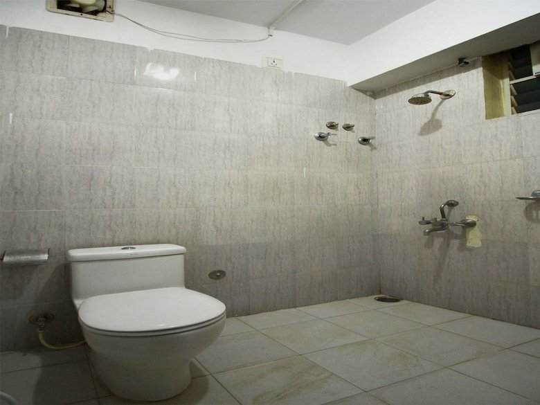 Hotel Oyo 16385 Mb International