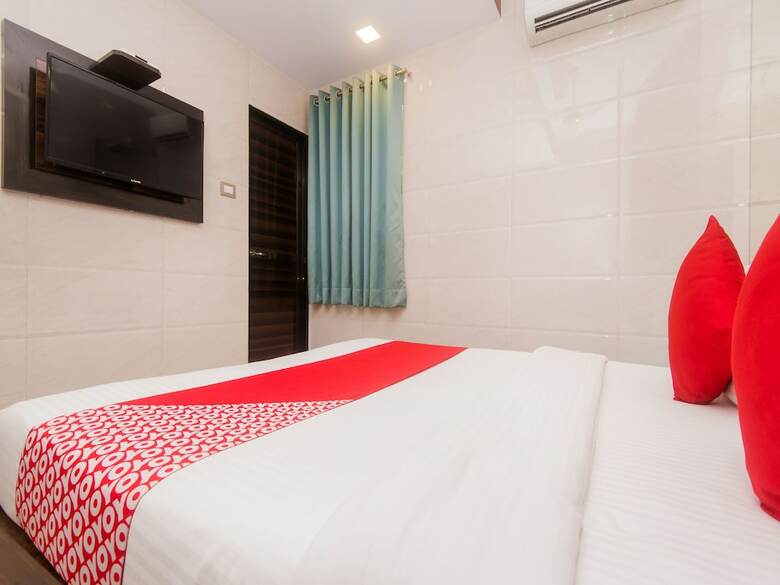 Oyo 7481 Hotel Plaza