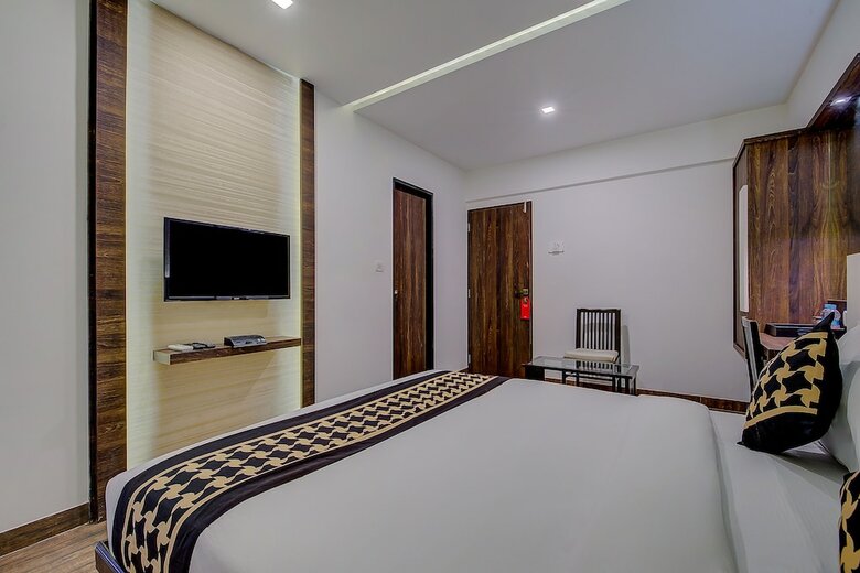 Hotel Edition O 30007 Crown Inn Panvel