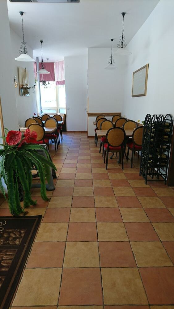 Bed & Breakfast Penzion A Restaurace U Pidly