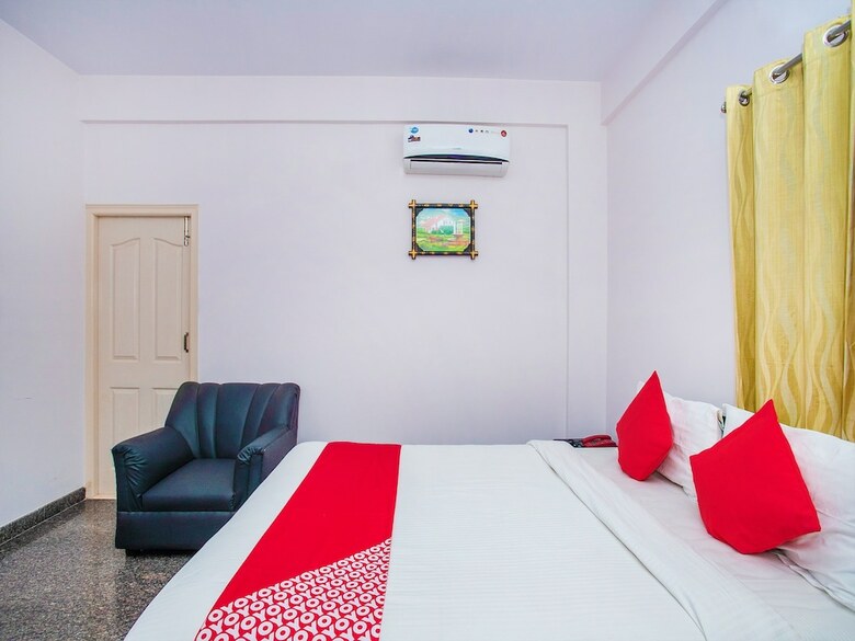Hotel Oyo 17160 Rain Tree Comforts