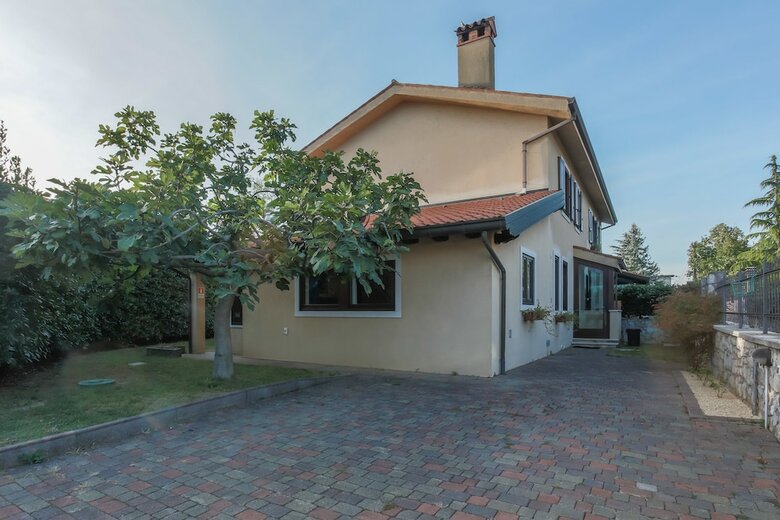 Bucolica Villa In The Trieste Karst, 6 Guests
