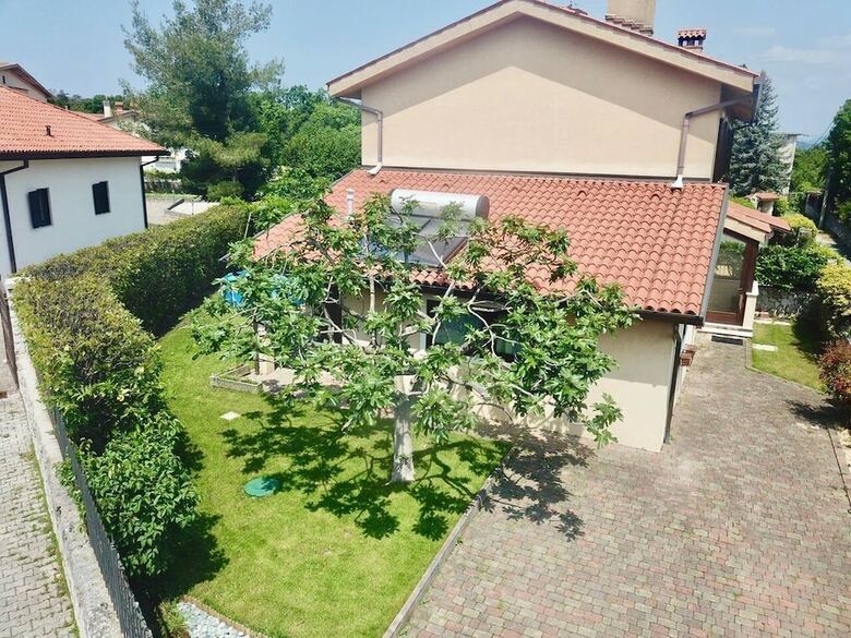 Bucolica Villa In The Trieste Karst, 6 Guests