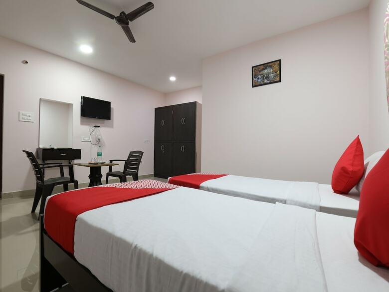 Oyo 17279 Royal Inn Hotel