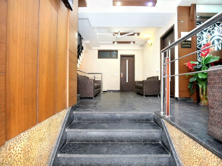 Oyo 16829 Hotel City Night