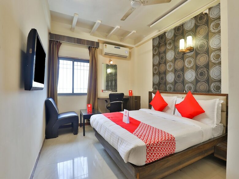 Hotel Oyo 16849 Arya Corporate