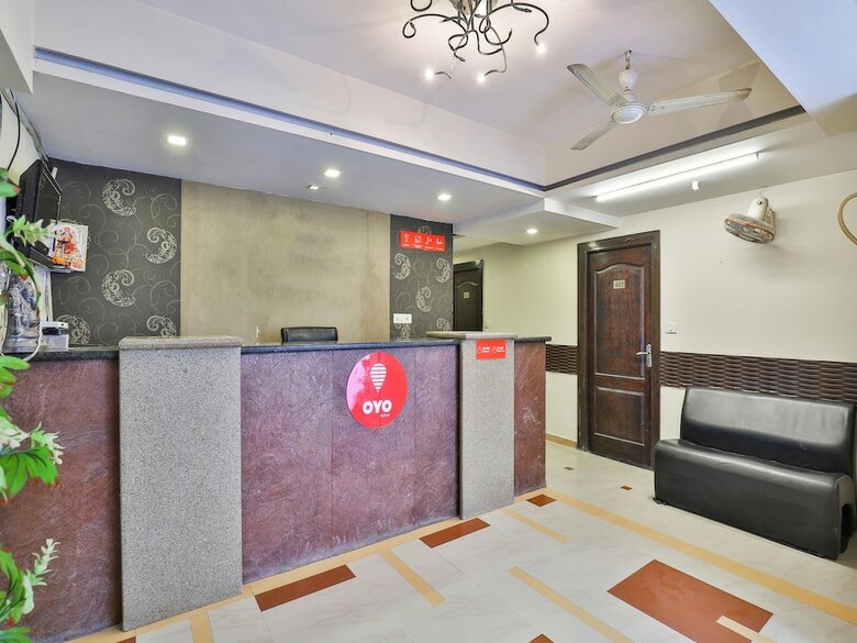 Hotel Oyo 16849 Arya Corporate