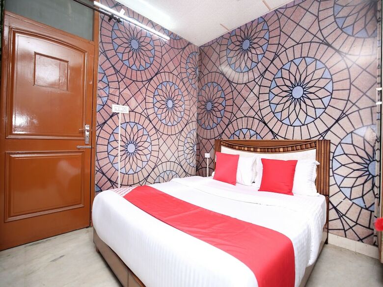 Oyo 16736 Hotel Hm Crystal