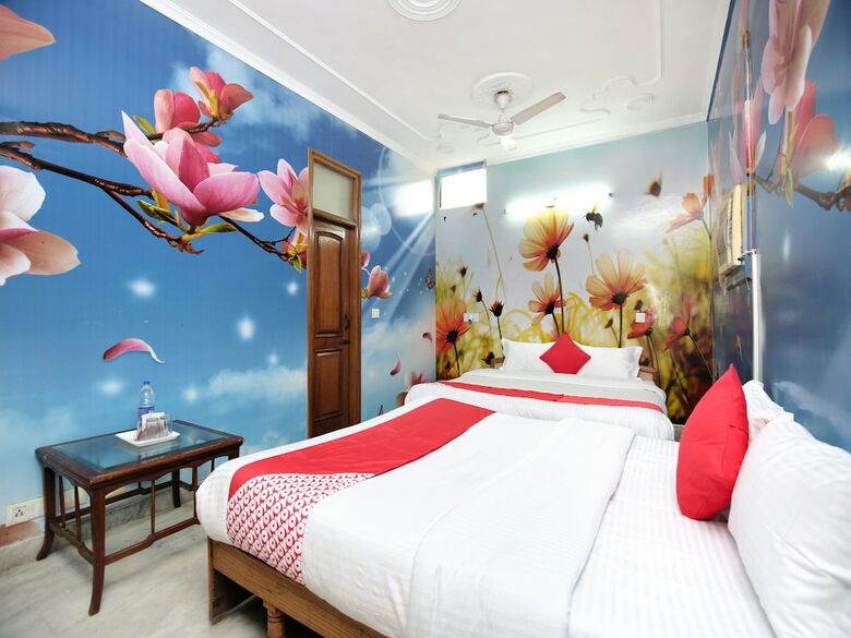 Oyo 16736 Hotel Hm Crystal