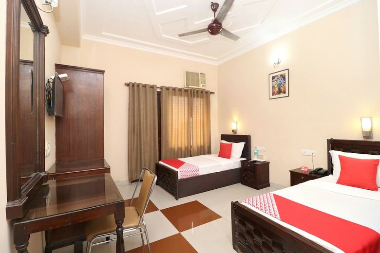 Oyo 17381 Hotel City Look