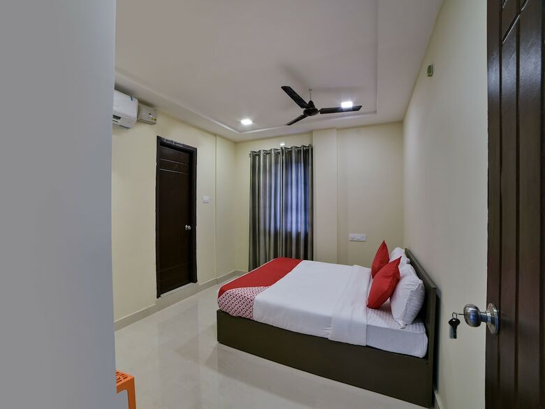 Hotel Oyo 16606 Iconic Living