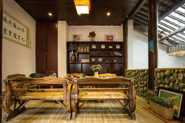 Posada Travel Around The World Inn