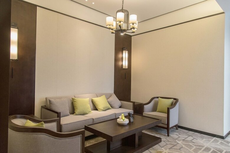 Shatou Hairun Hotel