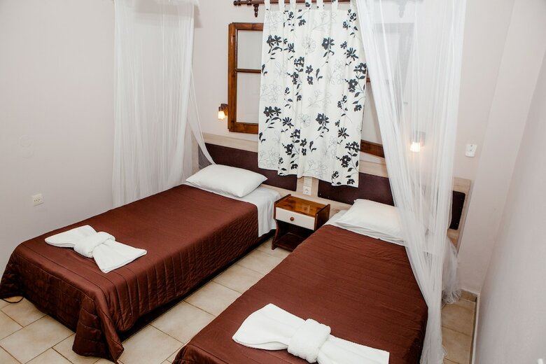 Hotel Eleana Apartments And Studios