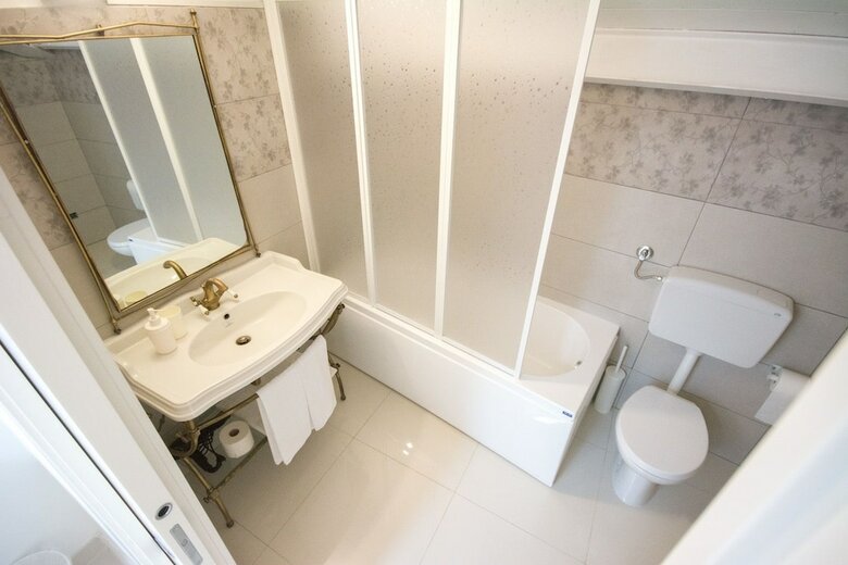 Hotel Suites And Apartment