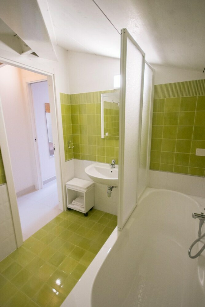 Hotel Suites And Apartment